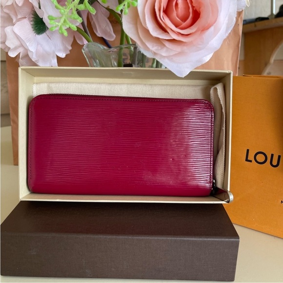 Authentic Louis Vuitton zippy long wallet❤️❤️❤️❤️ - Picture 2 of 13